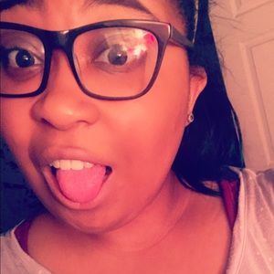 Meet your Posher, Desiree